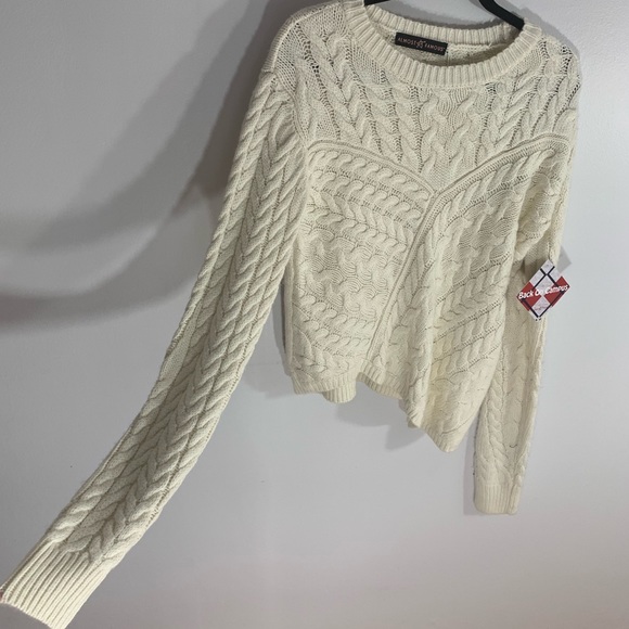 Almost Famous Chunky Sweater - Picture 3 of 5